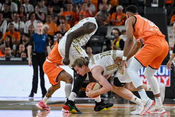 在最新一轮 在最新一轮