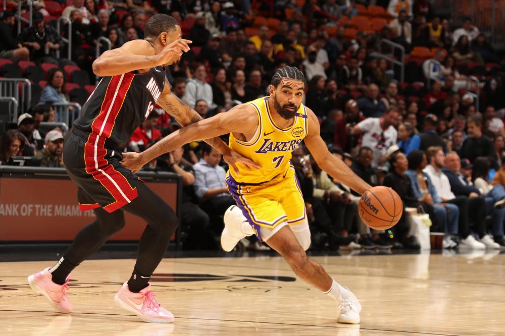 通过一系列 通过一系列