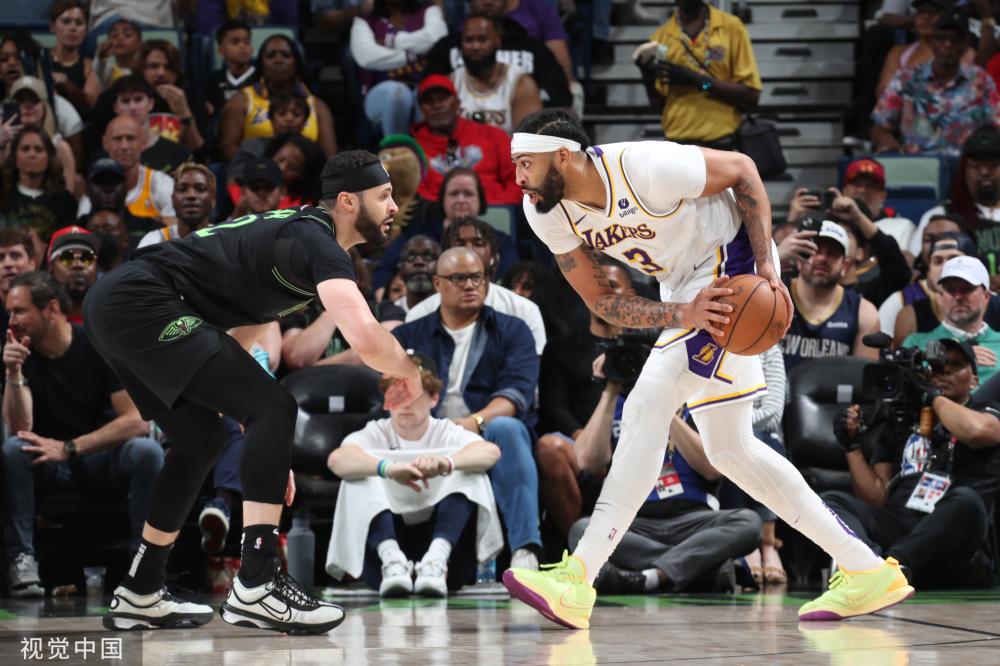 竞争激烈的 竞争激烈的